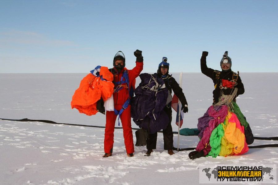 Первый в истории прыжок российских парашютистов на Южный полюс - под руководством Всемирной Энциклопедии Путешествий